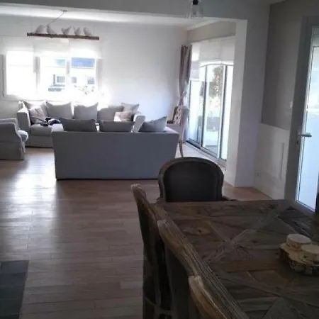 House Maison Dans Reisdence Privee 3 *